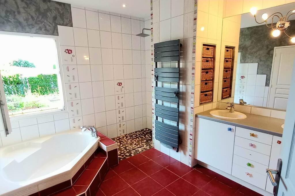 Villa 140 M² Hab. Avec Piscine كاسْتْرْ المظهر الخارجي الصورة