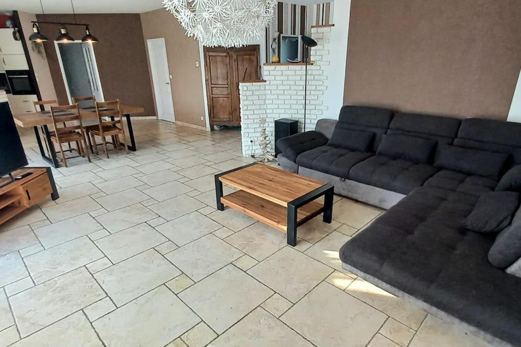 Villa 140 M² Hab. Avec Piscine كاسْتْرْ المظهر الخارجي الصورة